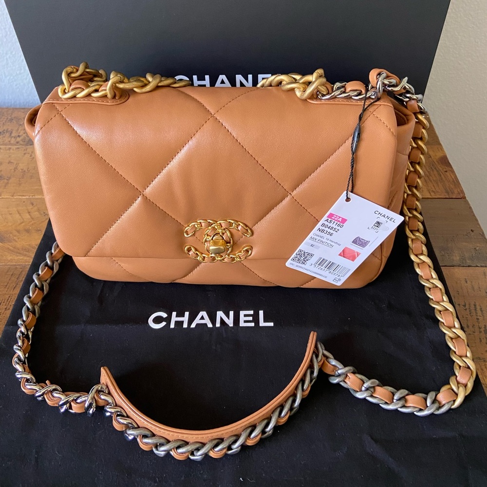🦄RARE 🦄 Chanel 19 Small Caramel 22A Lambskin